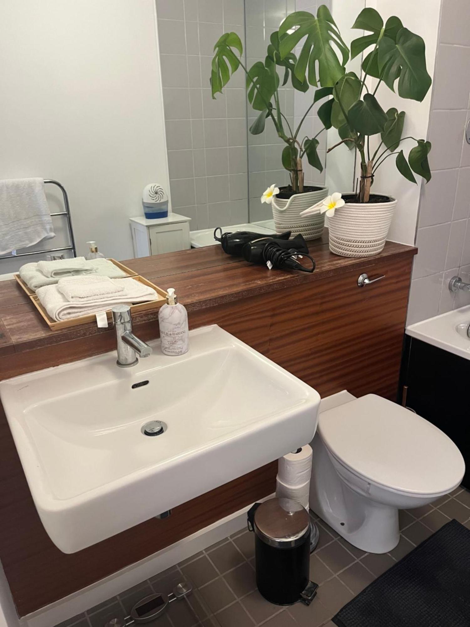 The Room King Size Bed And Private Bathroom Dublin Exteriér fotografie